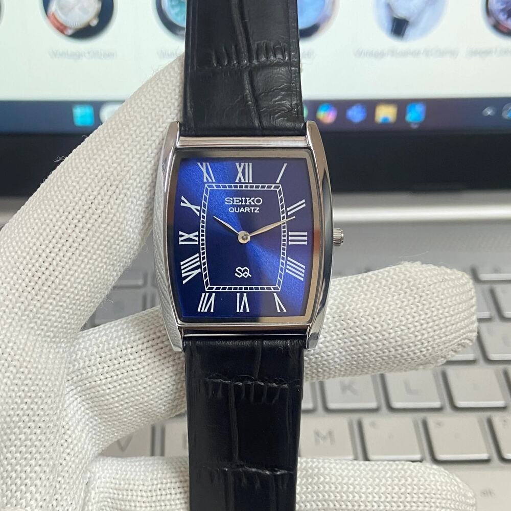 Vintage Style Seiko Quartz Mens Silver Watch & Blue accents W/ Leather Strap